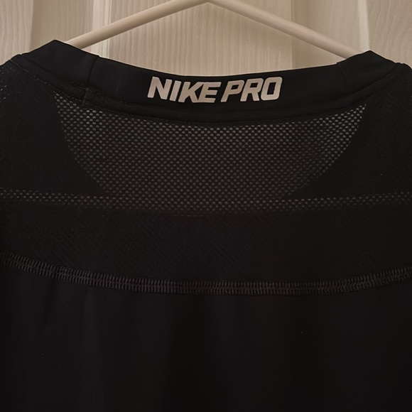 Great Condition Men’s Nike Pro Dri-Fit Fitted Sleeveless Tank Top (Black, Large) - Picture 4 of 13